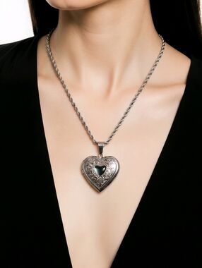 Y2K Silver Heart Locket Necklace – Stainless Steel Rope Chain Photo Love Gift